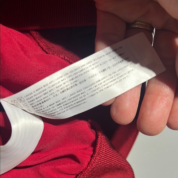 Adolfo Dominguez Red Satin Short Sleeve Top Size 4 Quiet Luxury Contemporary - Picture 8 of 11